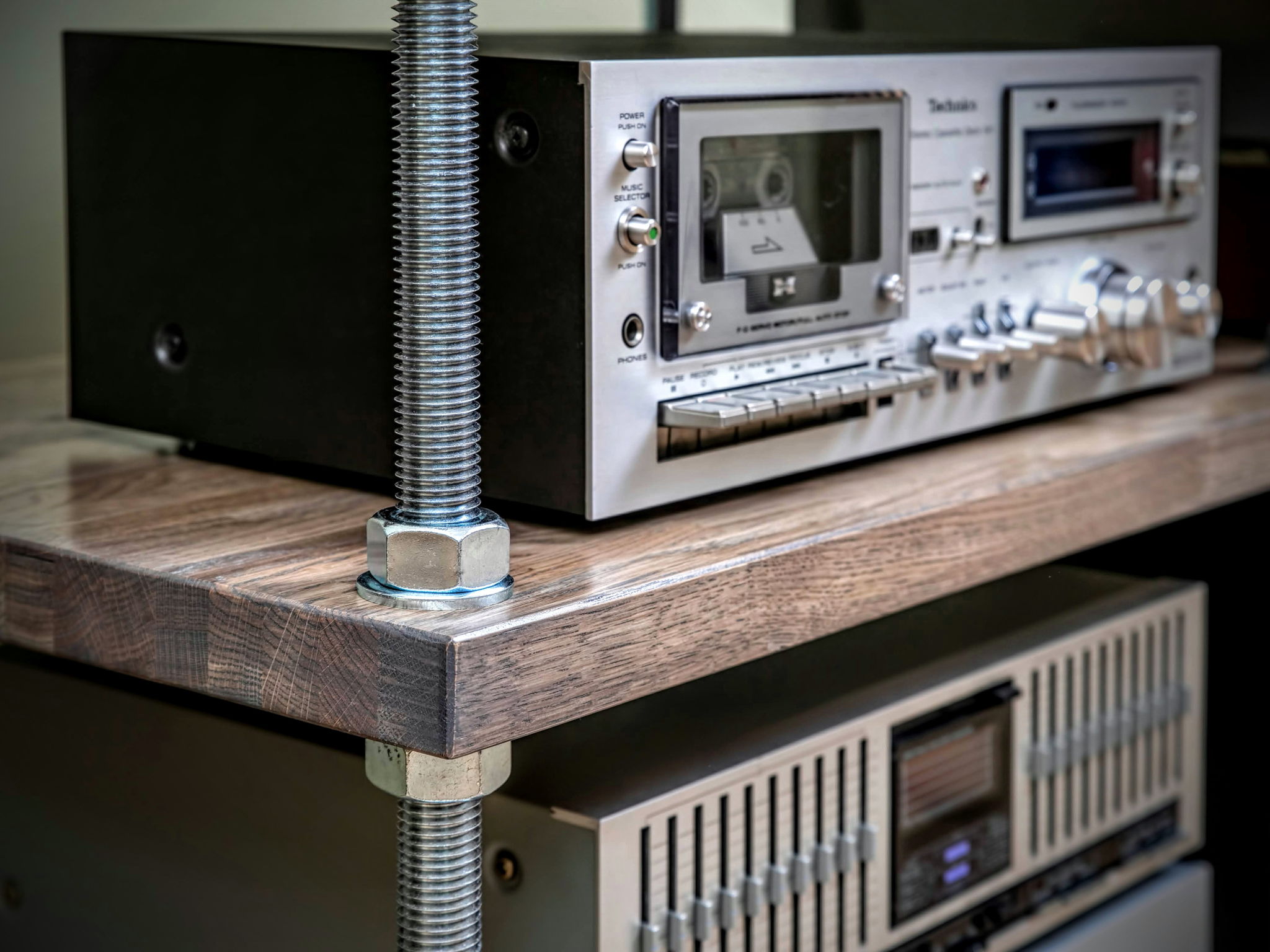 Audio rack with adjustable oak shelves 5