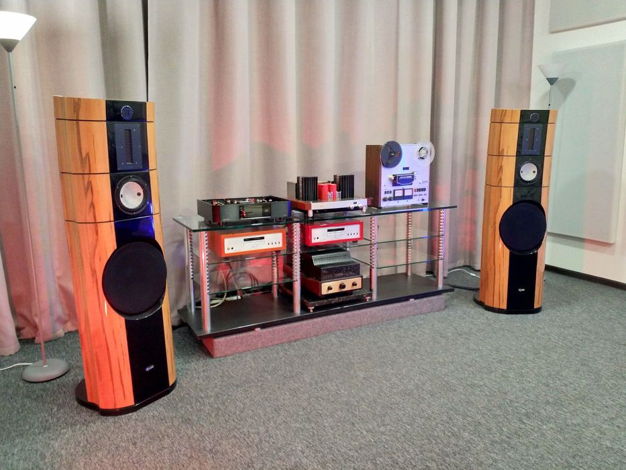 Magnificent AS - Ayon Audio Black Fire