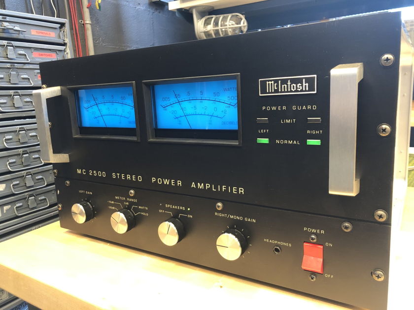 McIntosh MC2500 Solid State Amplifier - Collector Set - Rare Black Finish