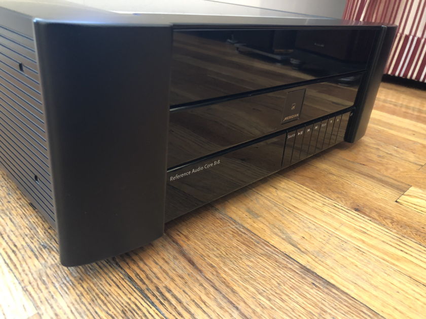 Meridian Reference Audio Core 818 Pre-amplifier