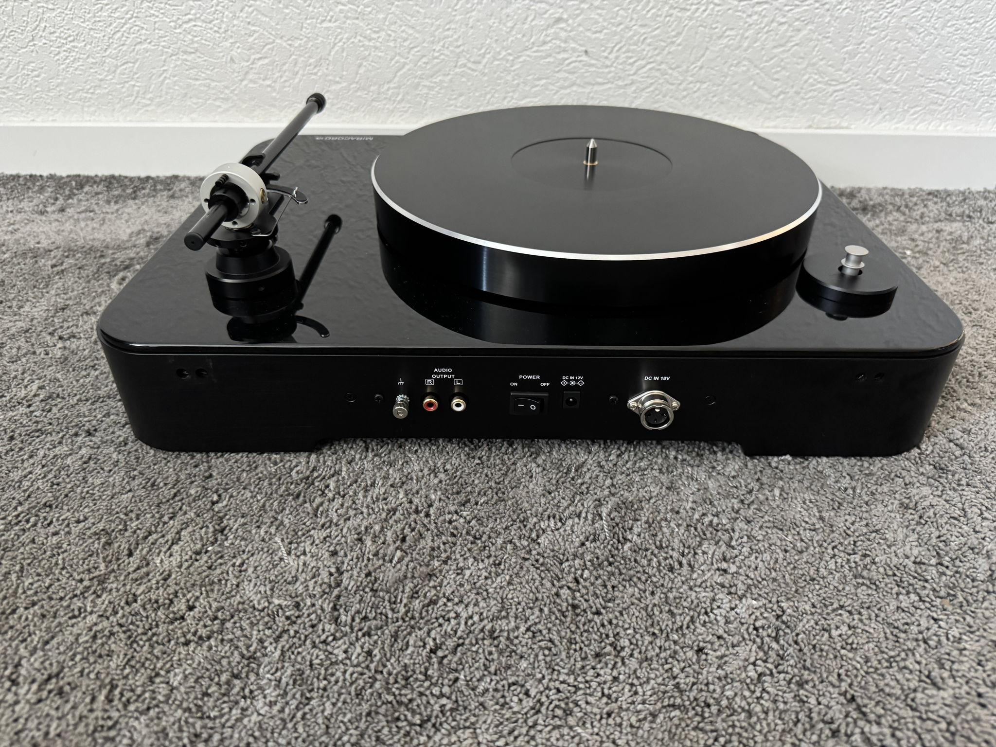 Elac Miracord 80 turntable in black with dust cover 6