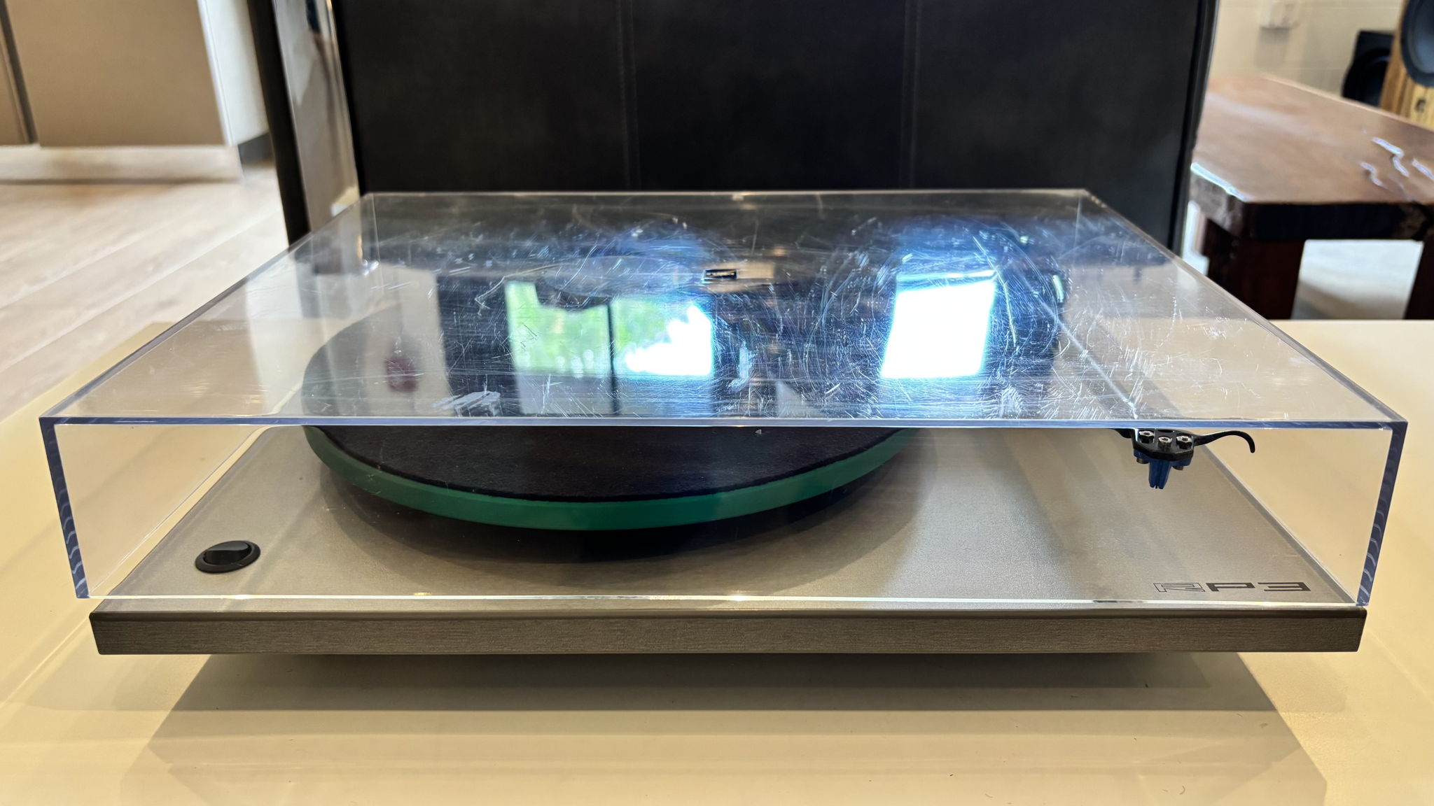 Rega RP3 Planar 3 Turntable Record Player with RB303 To... 2