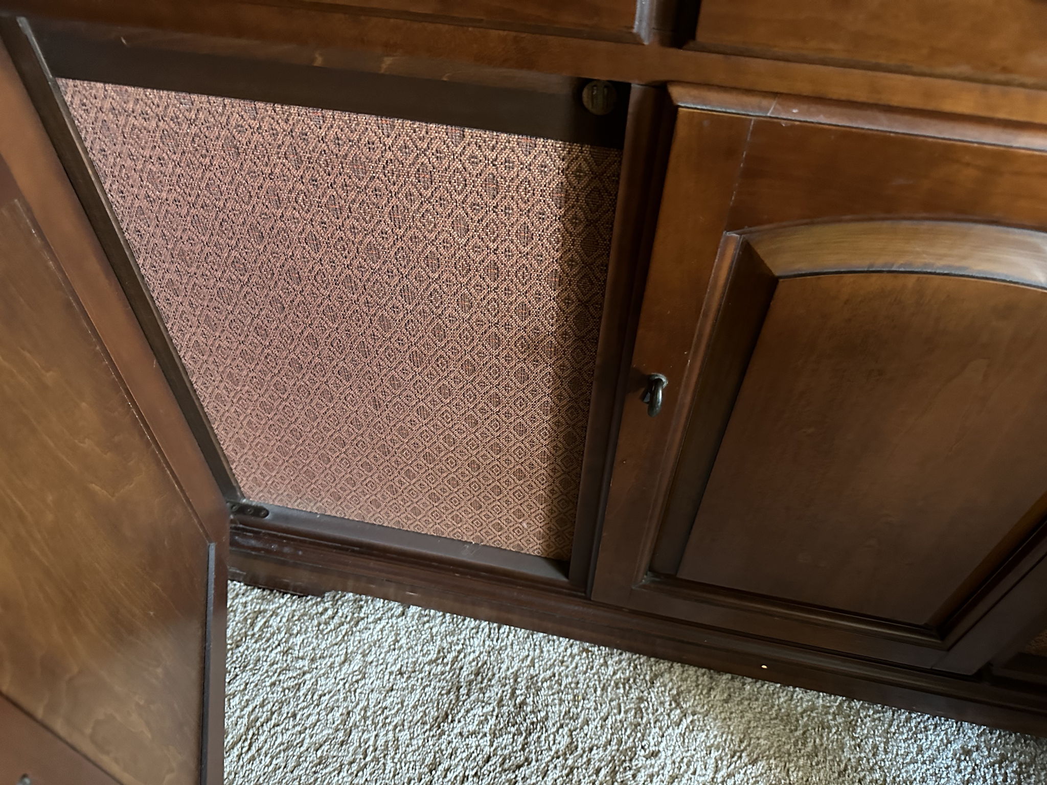 The Fisher Electra VIII console in semi-working conditi... 9