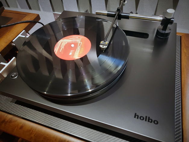 Holbo Airbearing Turntable System in action