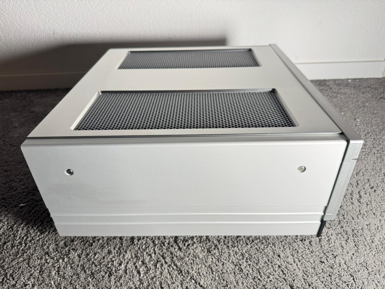 Luxman L-595 A LIMITED Integrated Amplifier 4