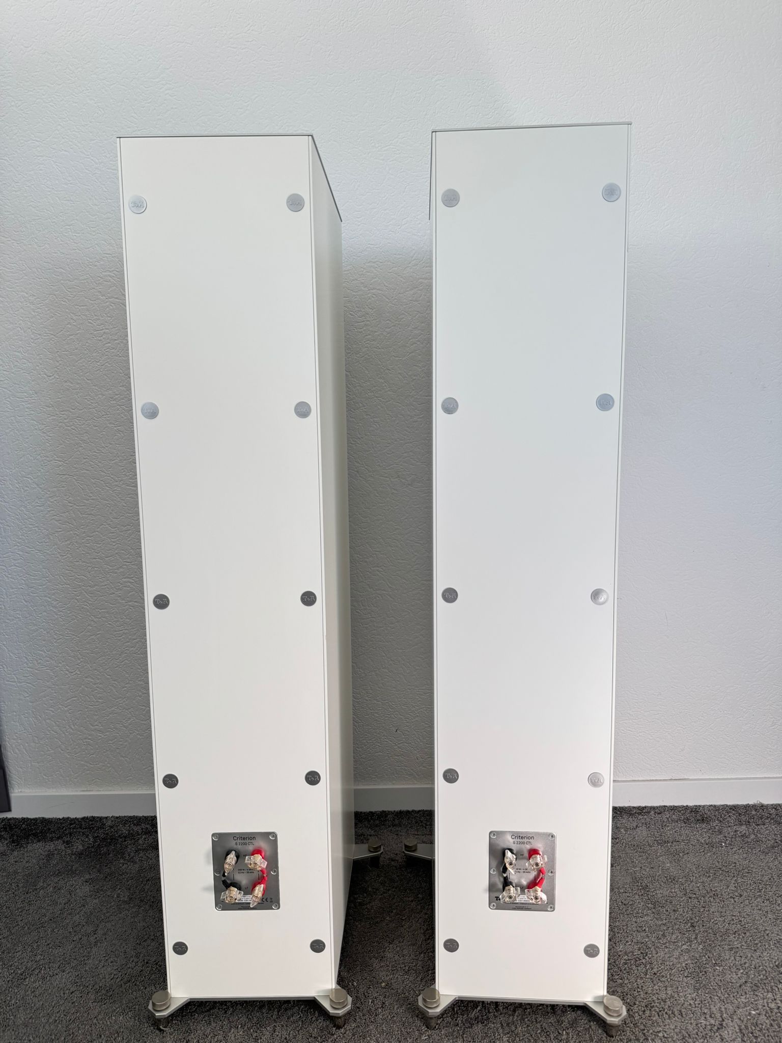 T+A Elektroakustik Criterion S 2200 CTL speakers in white 7