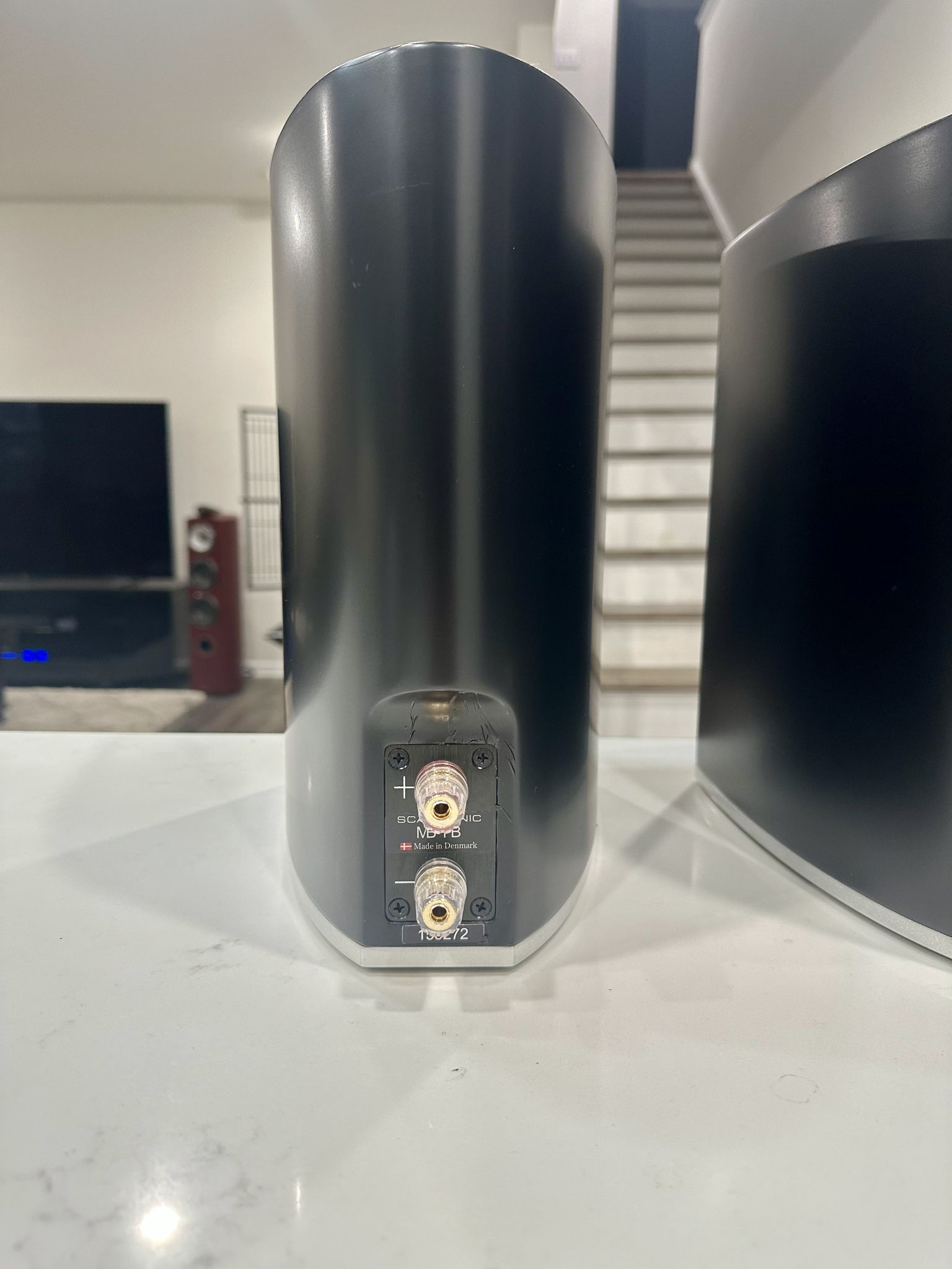 Scansonic  MB-1 bookshelf speakers with raidho stands 8