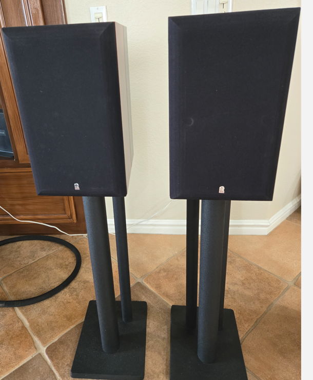 Revel Performa M-22 W/Stands 2