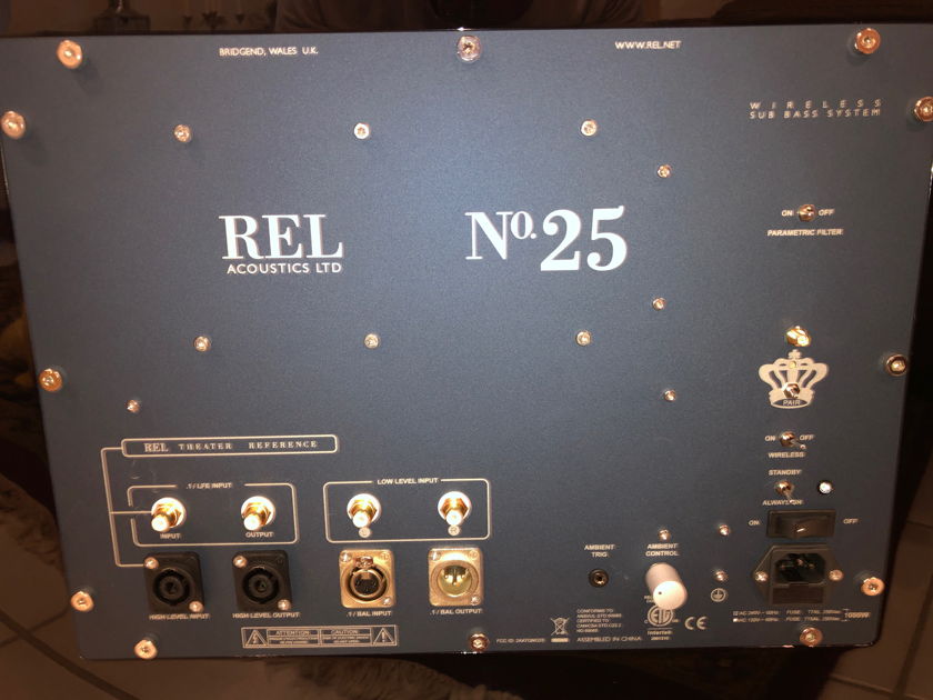 REL Acoustics No 25  Like new