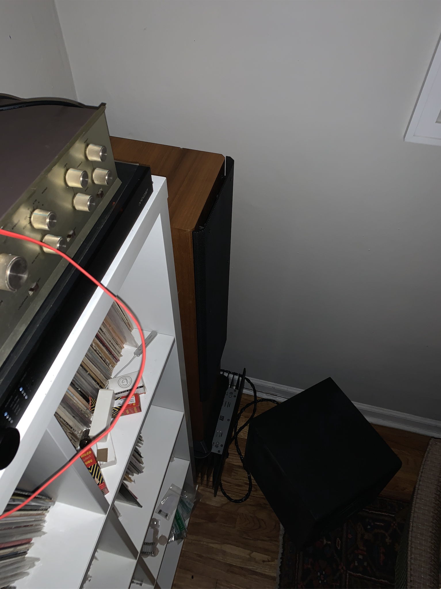 whatsthatbuzz's Living Room System