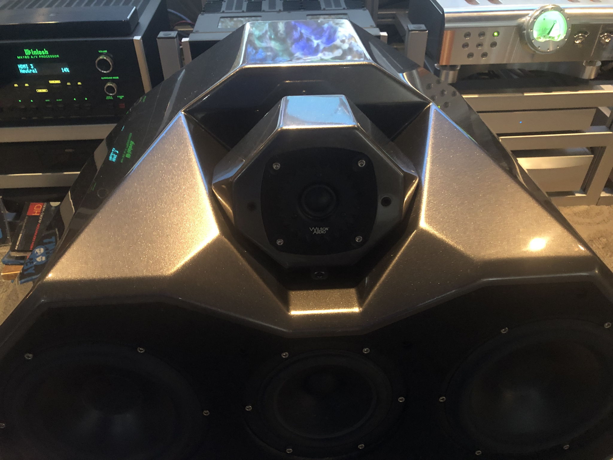 Wilson Audio Mezzo CS Center w Hourglass Stand 10