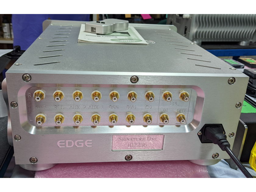 EDGE SIGNATURE ONE Preamp (Silver): Excellent Trade-In; 90 Day acX Warranty; 74%Off