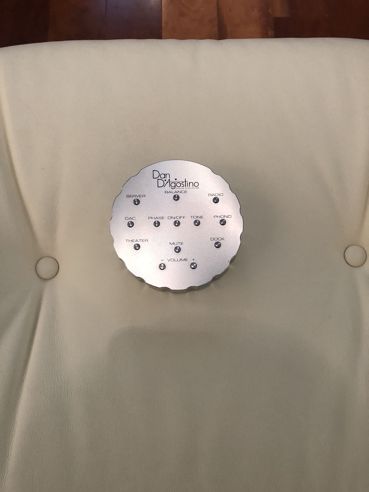 Dan D'Agostino Momentum Preamplifier Upgraded To HD - S... 4