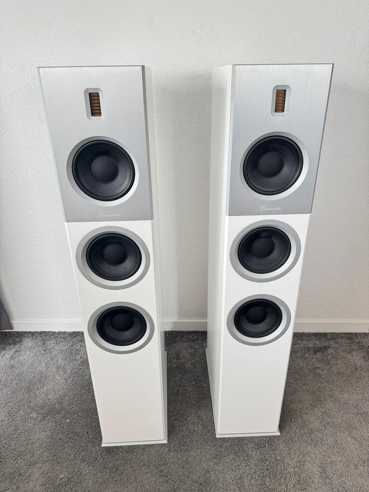 Burmester B28 speakers in white from 2025 3