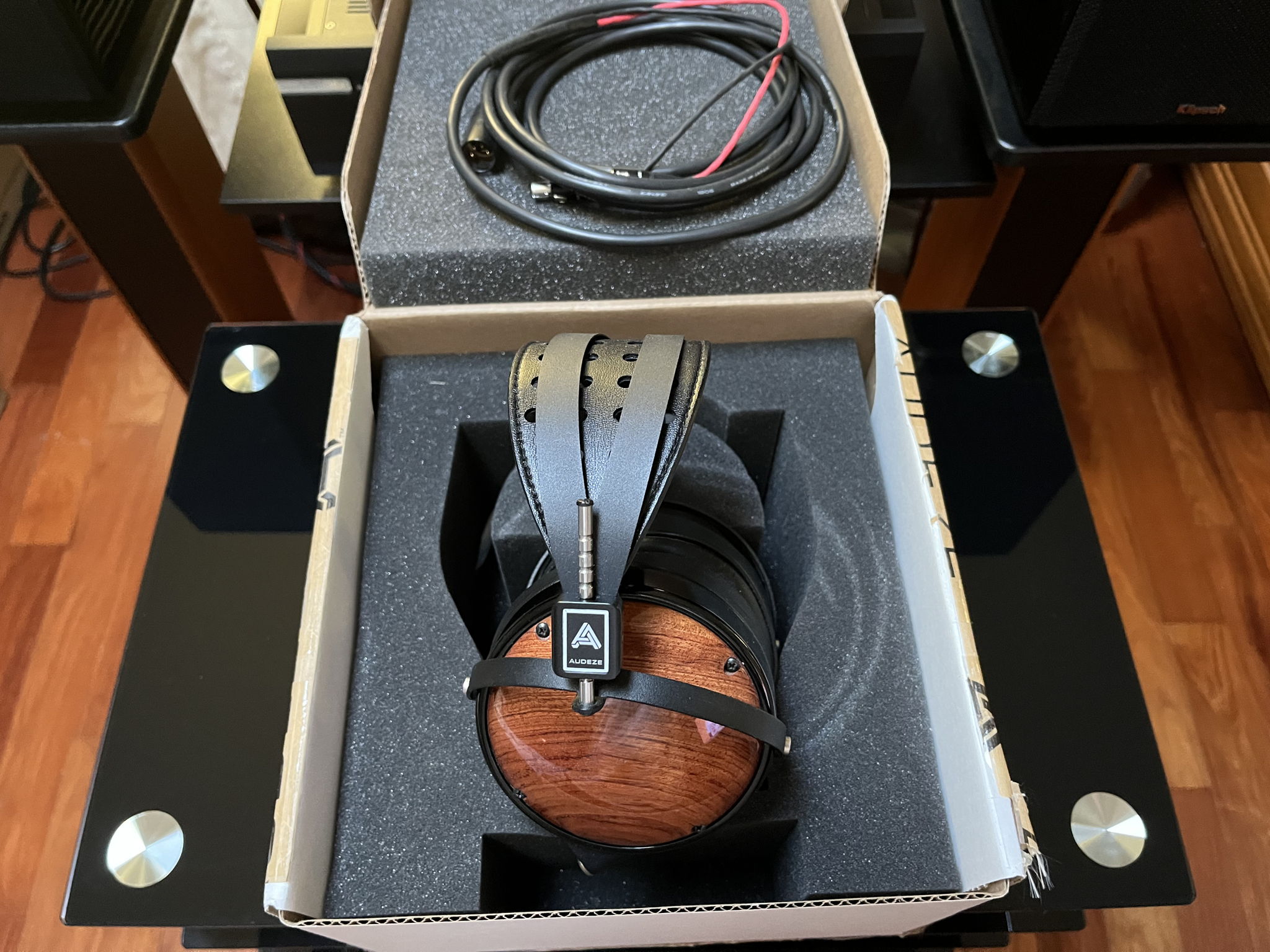 Audeze LCD-XC in Bubinga woodgrain