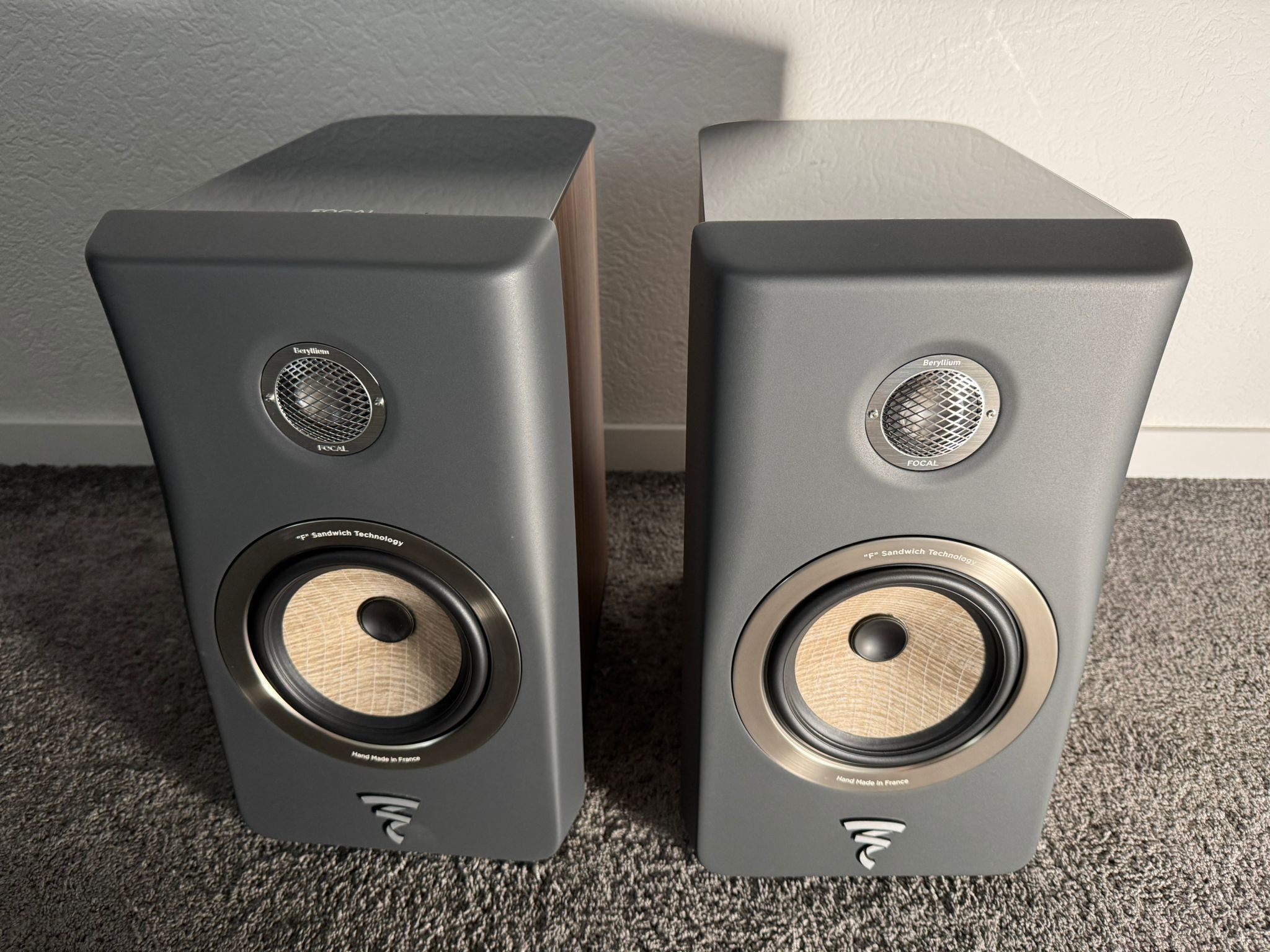 Focal Kanta no. 1 speakers in walnut-grey with stands f... 8