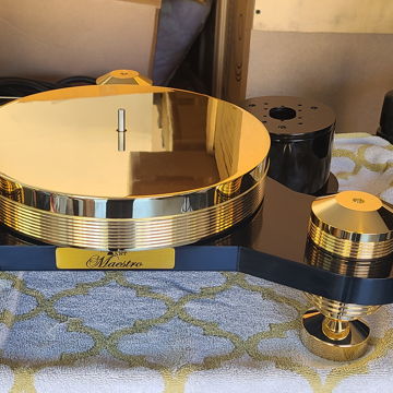 TRIANGLEART MAESTRO TURNTABLE
