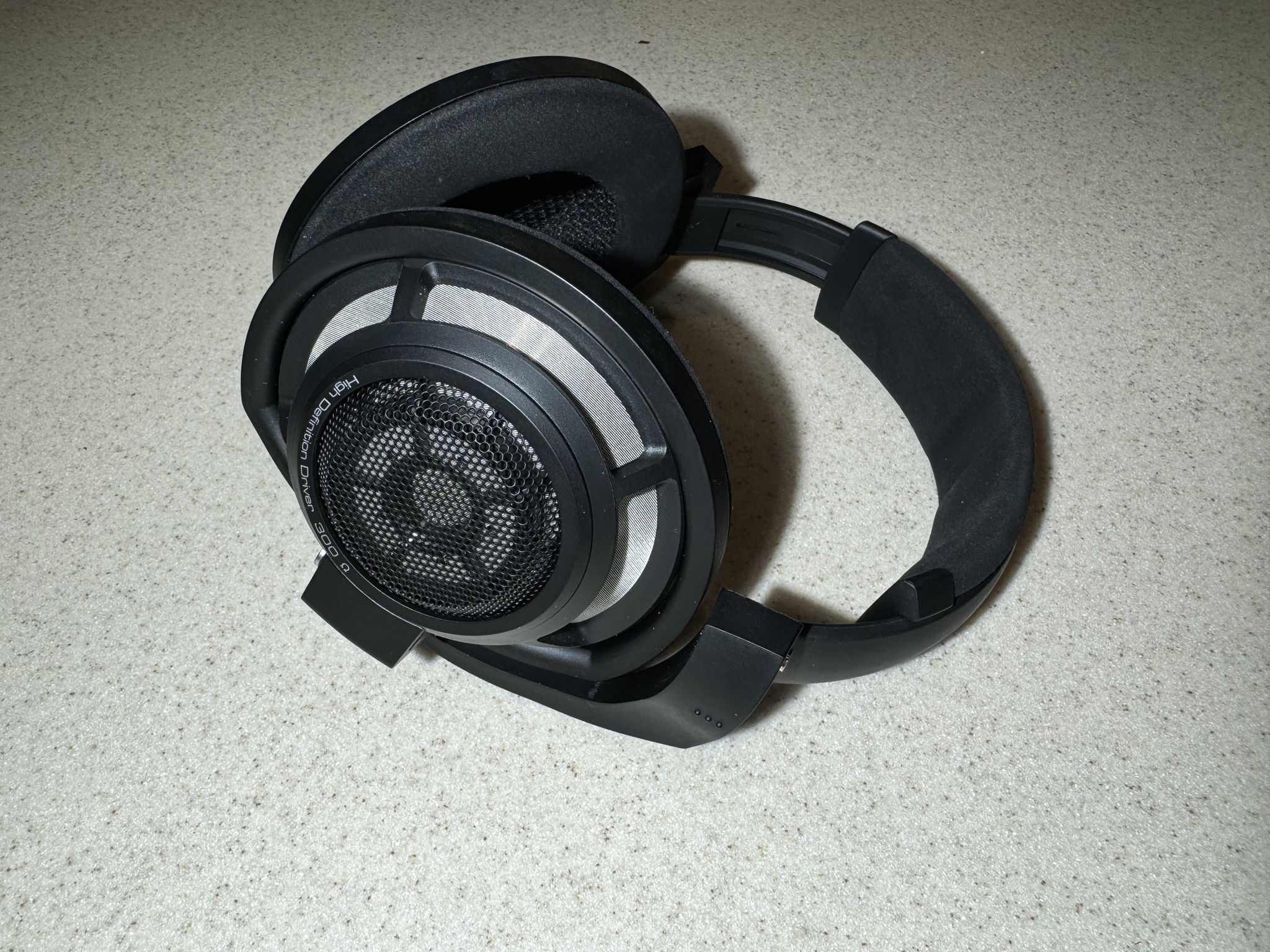 Sennheiser HD800S w/ balanced & unbalanced cables 7