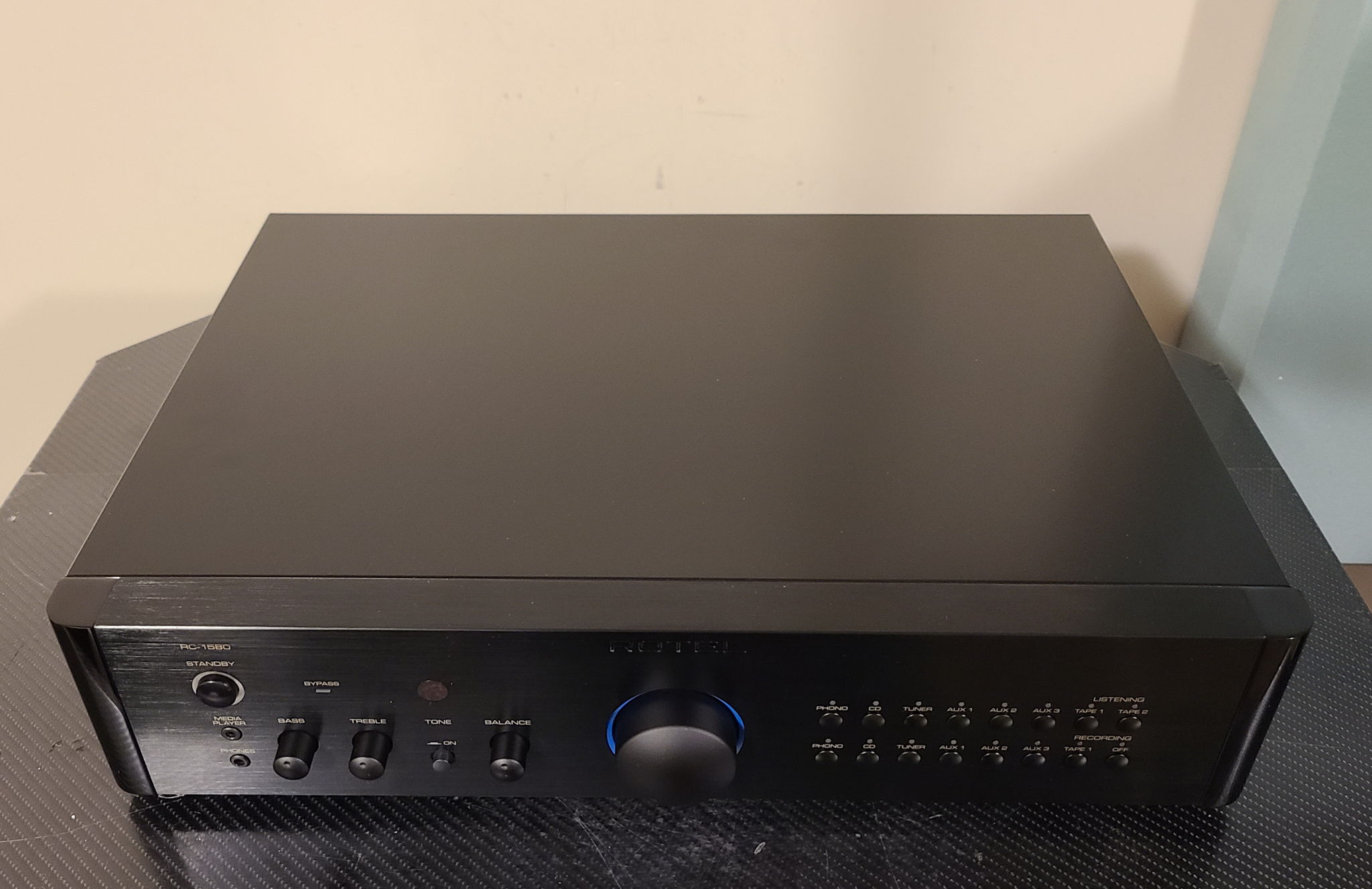 Rotel RC-1580 Stereo Preamplifier 2