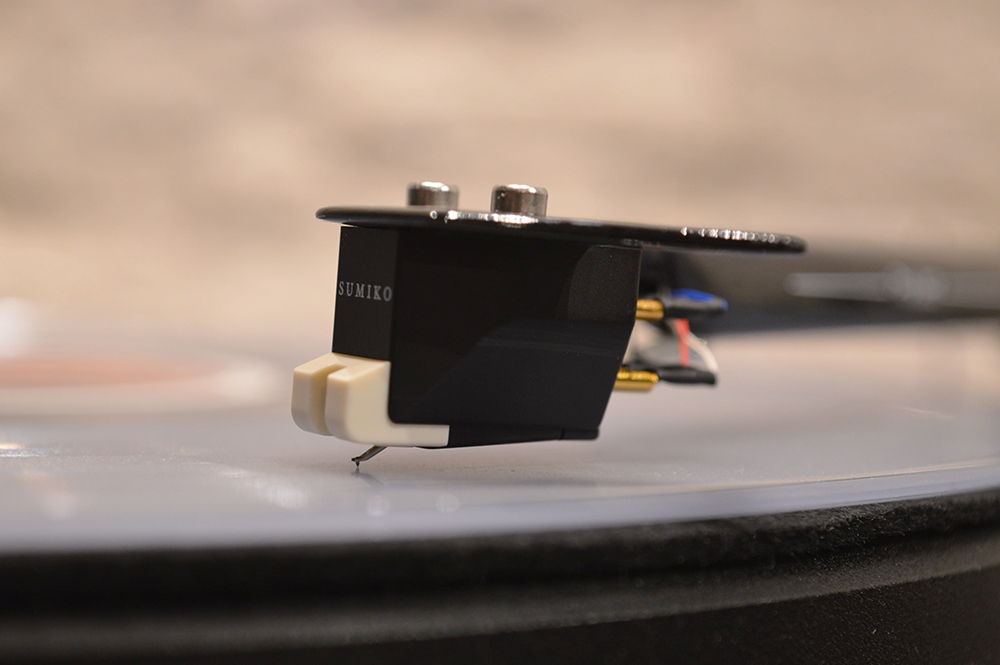 Pro-Ject Debut Carbon EVO Turntable w/Sumiko Rainier Ca... 6