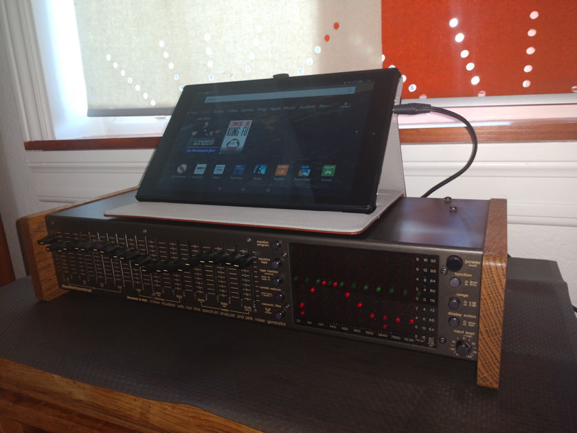 AudioControl C-101 Real-time Spectrum Analyzer/Equalizer