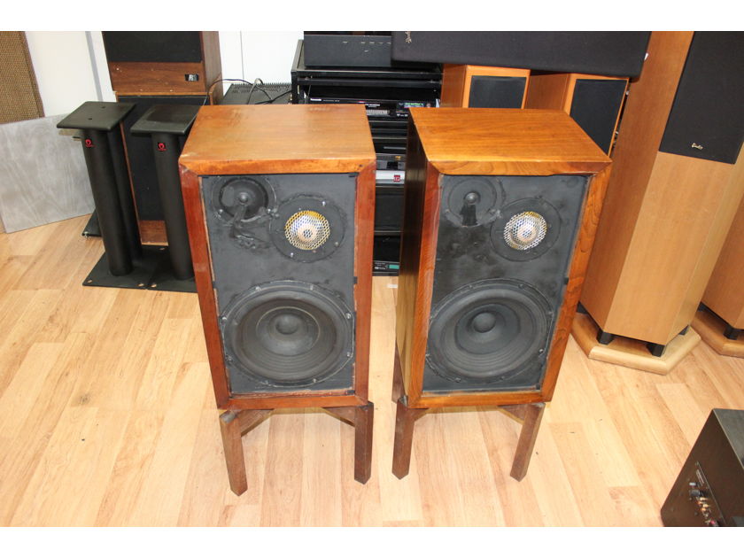 Acoustic Research AR3a (First generation) Speakers - Sounds GREAT !