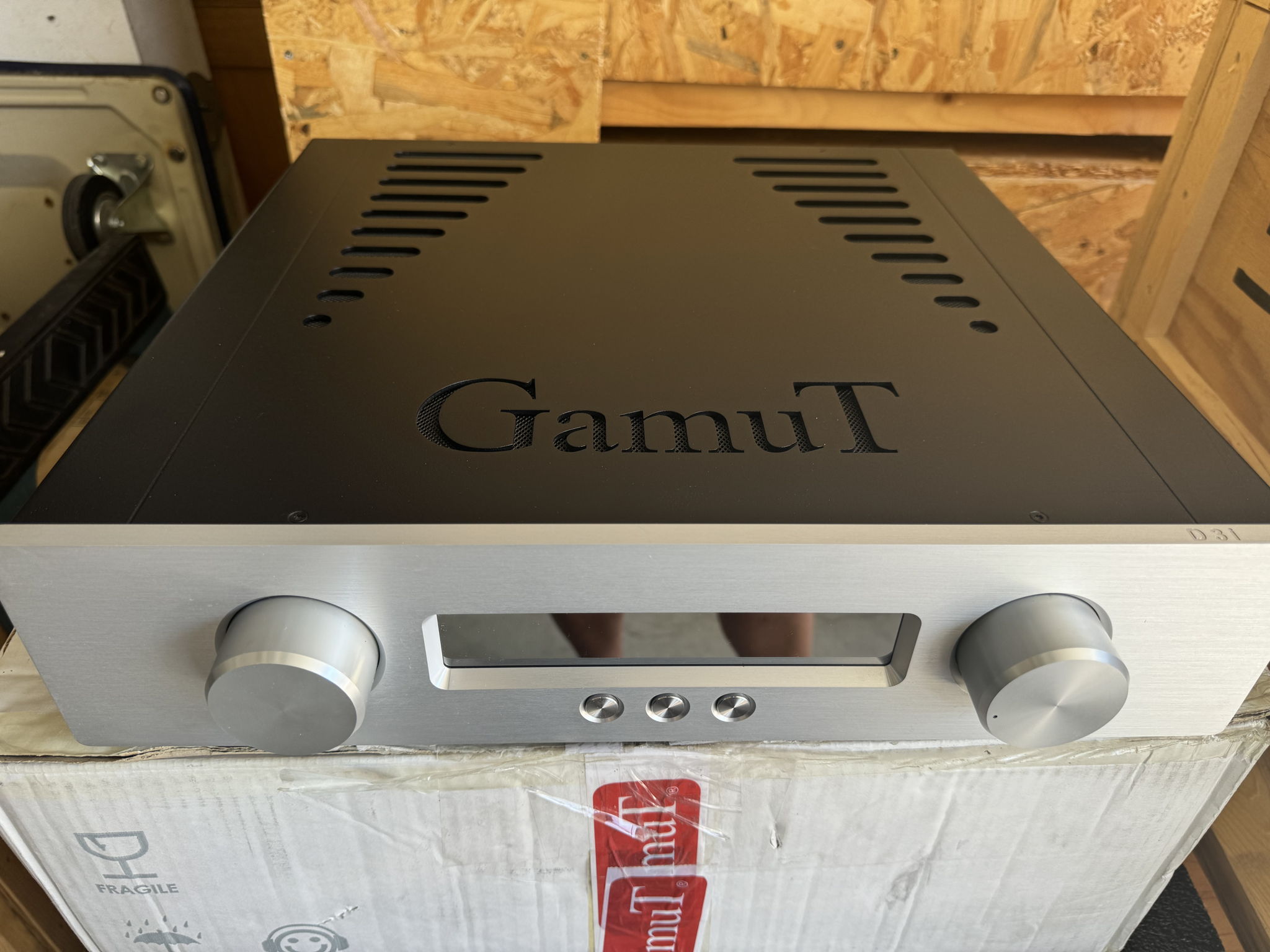 GamuT Audio D3i Preamplifier ( LOW PRICE ) 2