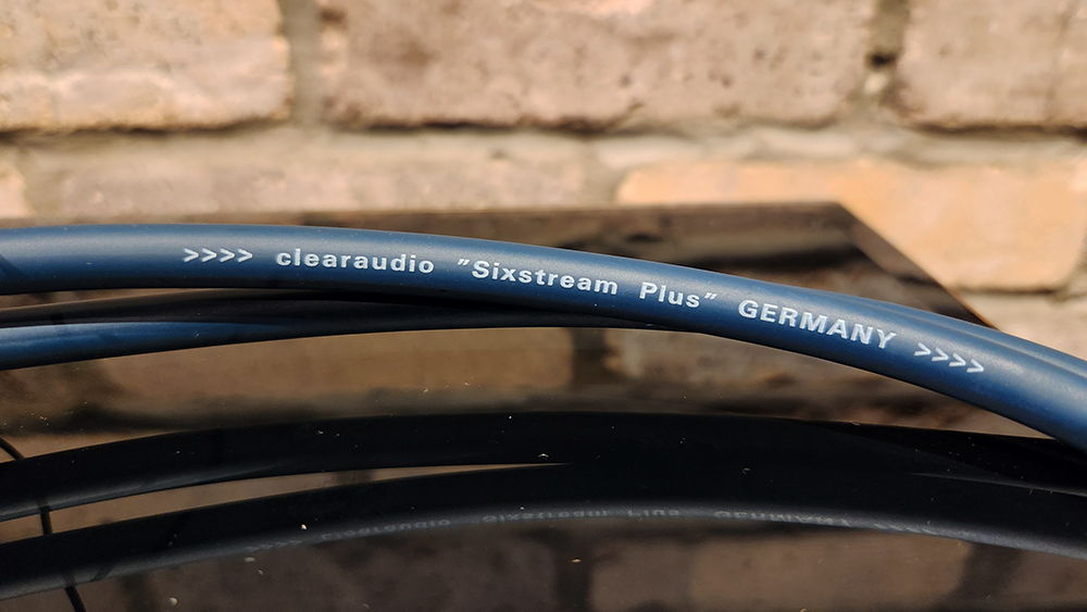 Clearaudio Ovation w/ 9" Premium Universal Tonearm and ... 10