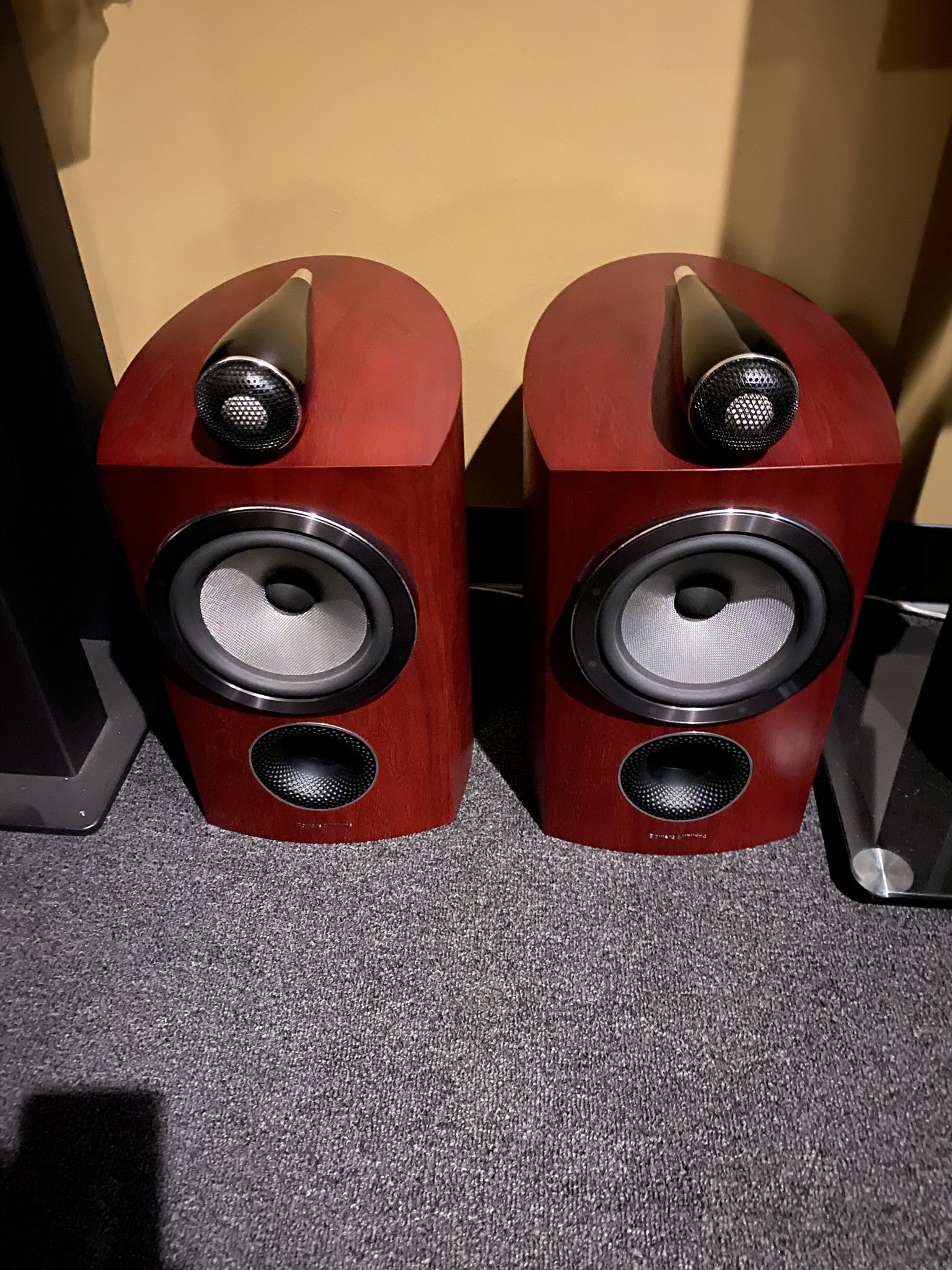 B&W (Bowers & Wilkins) 805 D3 with original stands