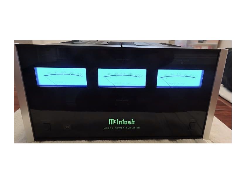 McIntosh MC205 5 channel Amplifier 1 owner trade in-Completed