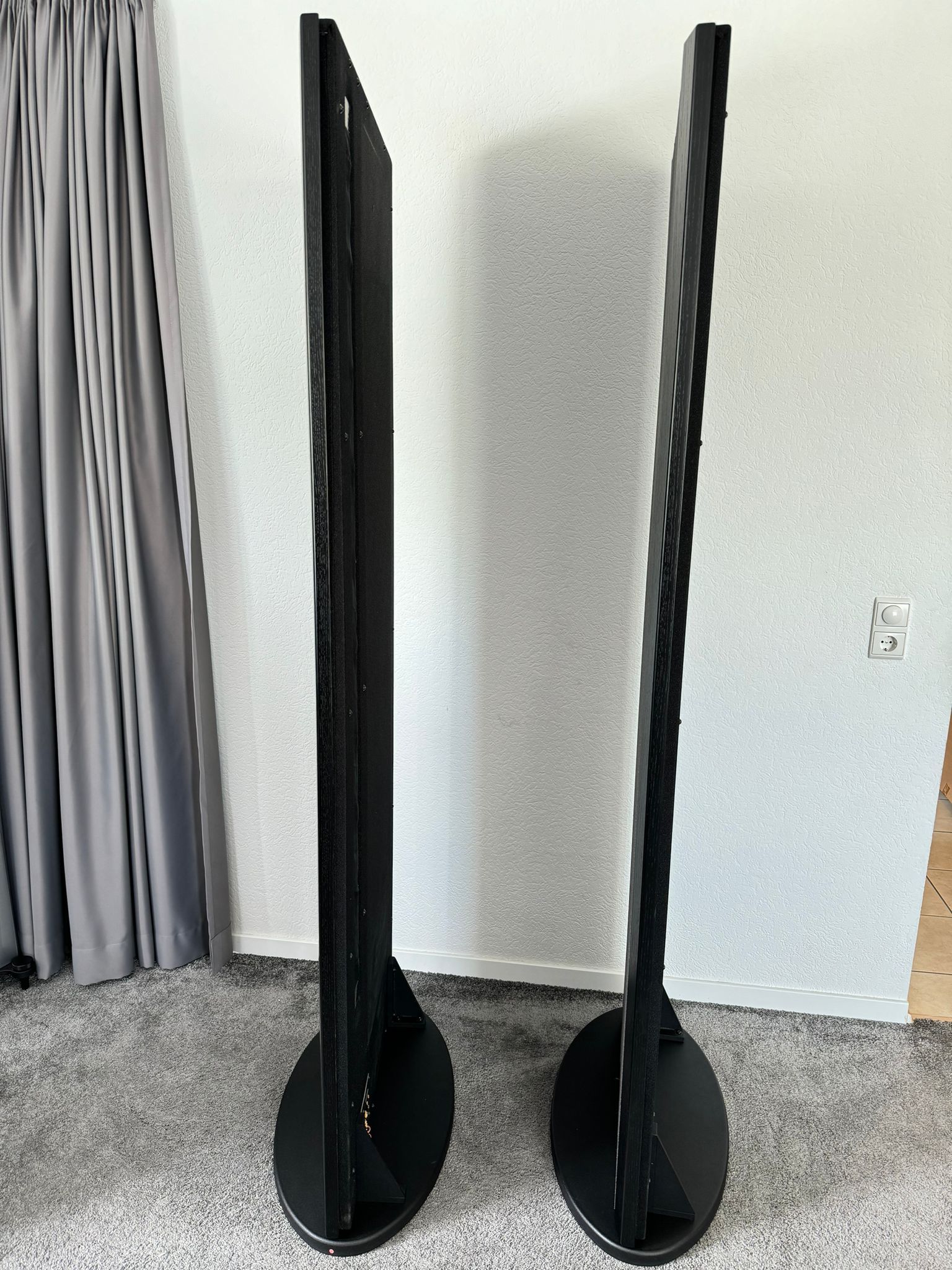 Magnepan 20.7 speakers in black-grey 6