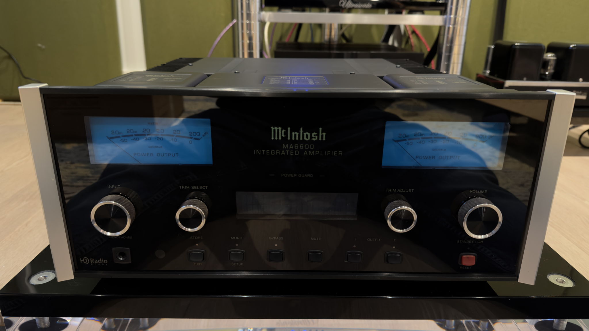 McIntosh MA6600 2-Channel Solid State Integrated Amplif...