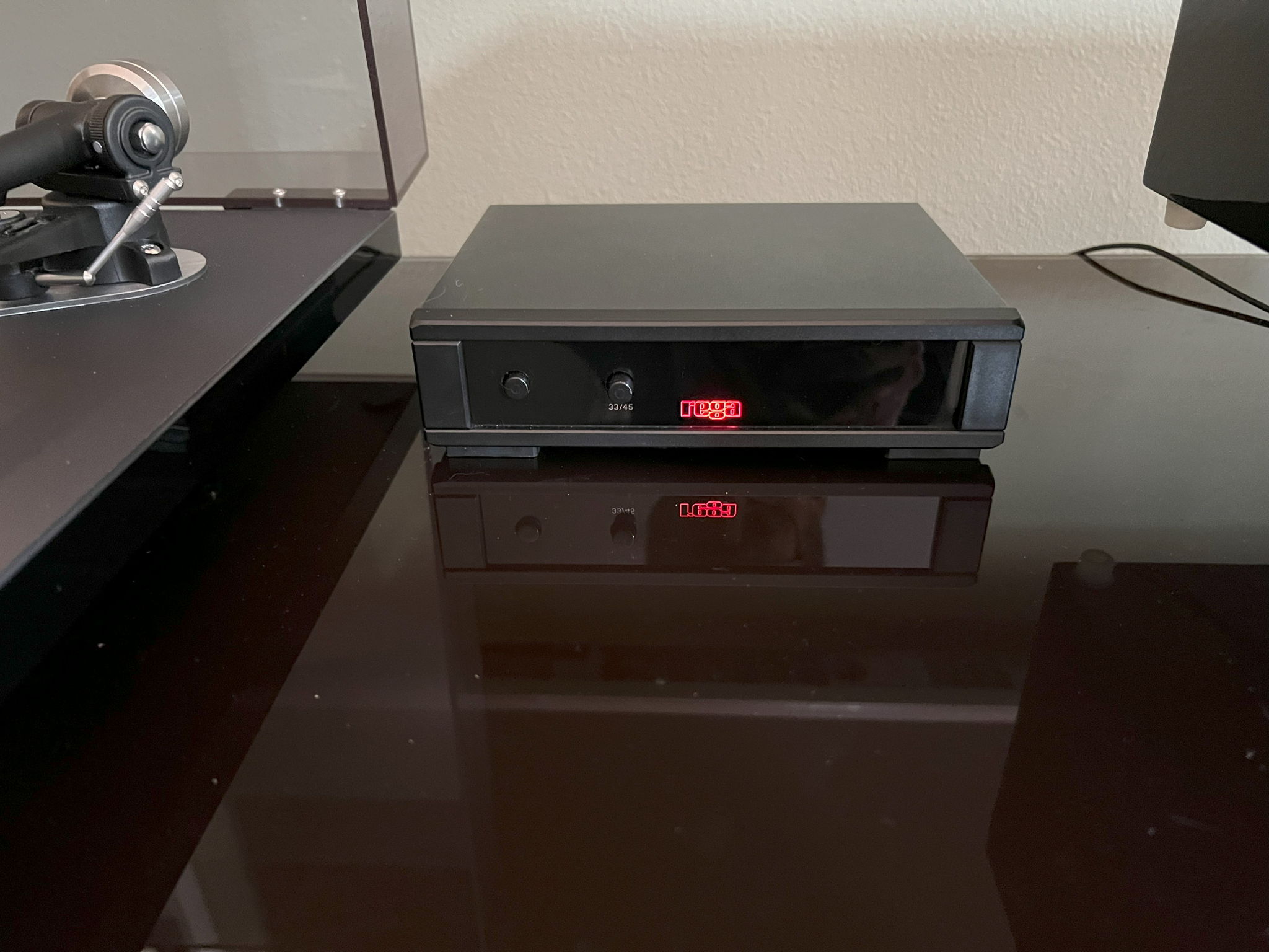 Rega P6 with Ania Pro MC Cartridge 3