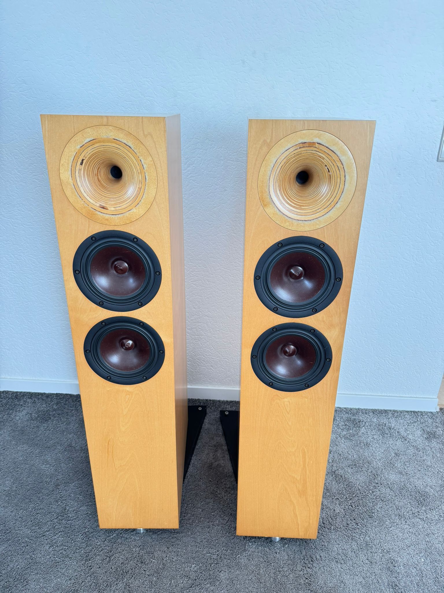 Odeon Tosca S speakers in maple 10