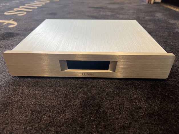 LUMIN D2 DAC/Streamer -- Excellent Condition (see pics!)