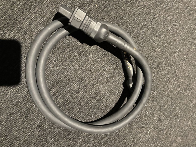カルダス　ゴールデンパワー　電源ケーブル1.5m