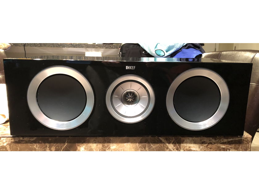 Kef r600c - center channel -Gloss Black - Excellent Condition - low use