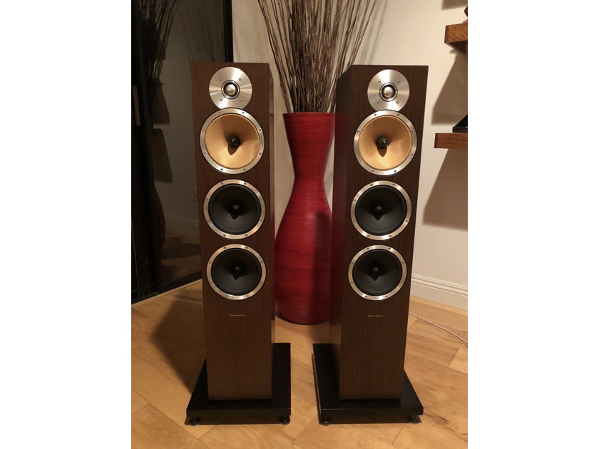 Bowers and Wilkins CM9 Floor Standing 3-way Speakers rare color: Wenge Wood!