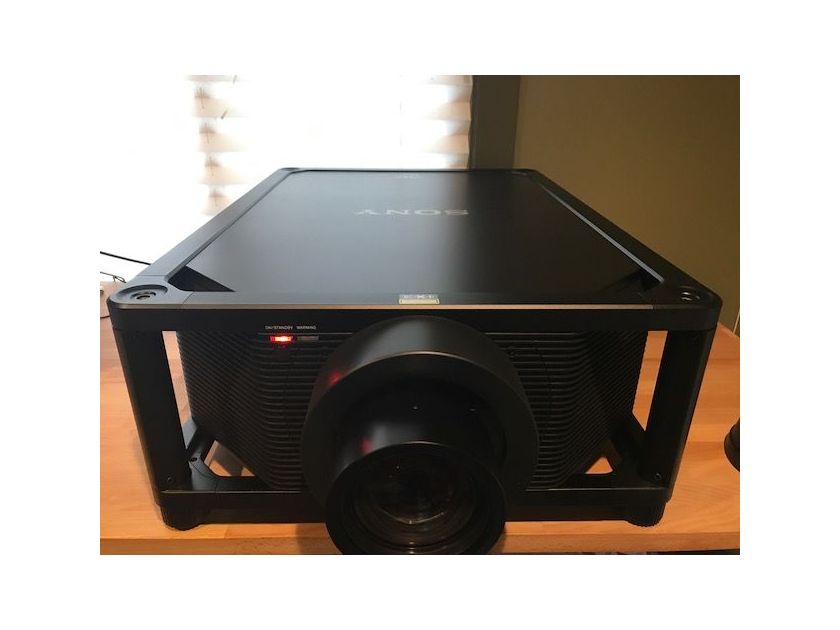Sony VPL-VW5000ES 4K laser projector