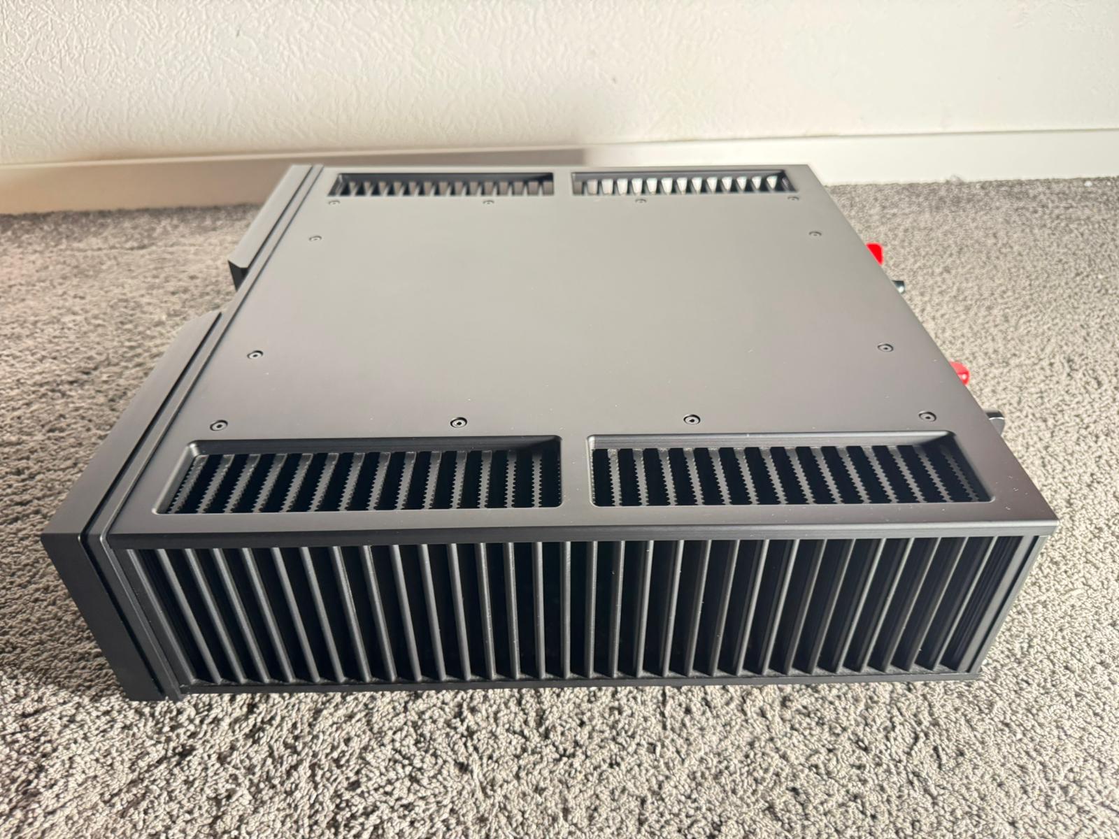 Vitus Audio SS-010 integrated amplifier in black 4