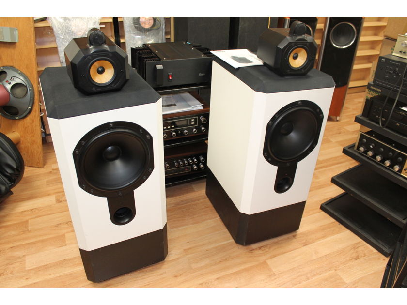 Rare :White B&W Bowers & Wilkins 801 Series 2 -Studio Version- on factory Stands