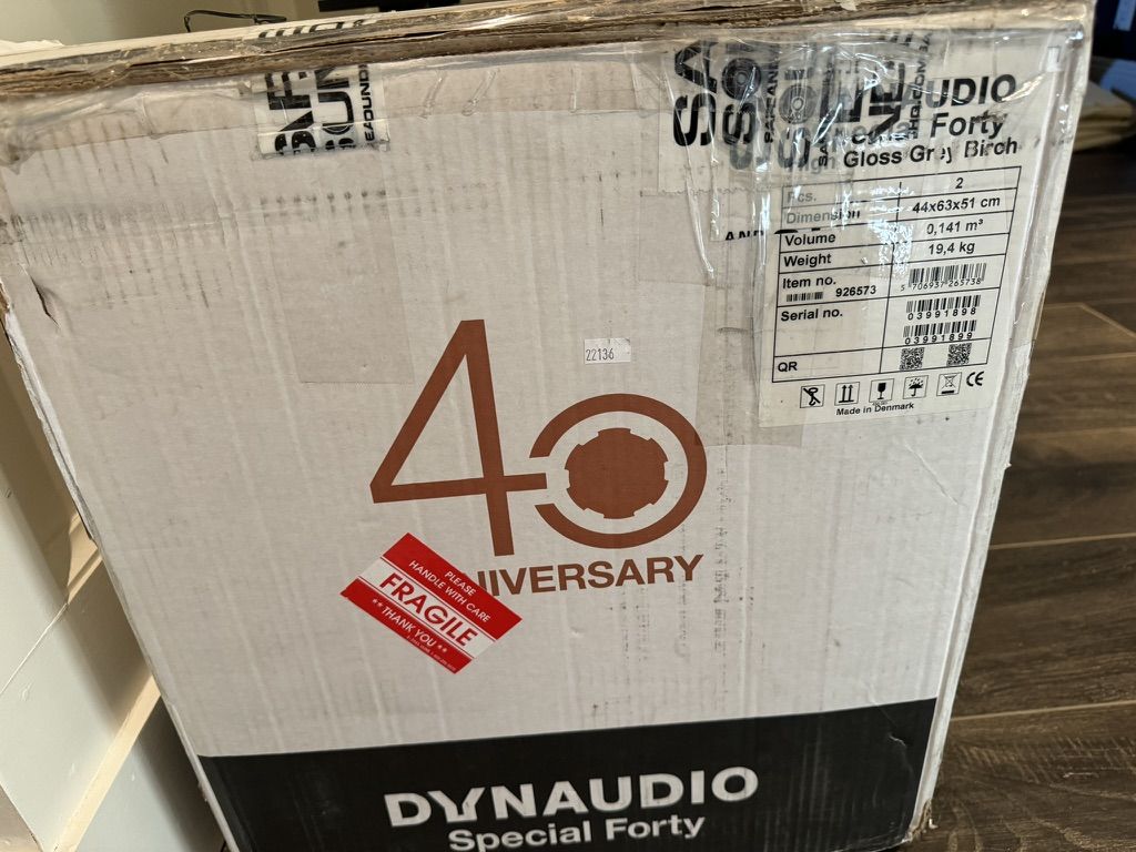 Dynaudio Special Anniversary 40 Grey Birch high Gloss 12