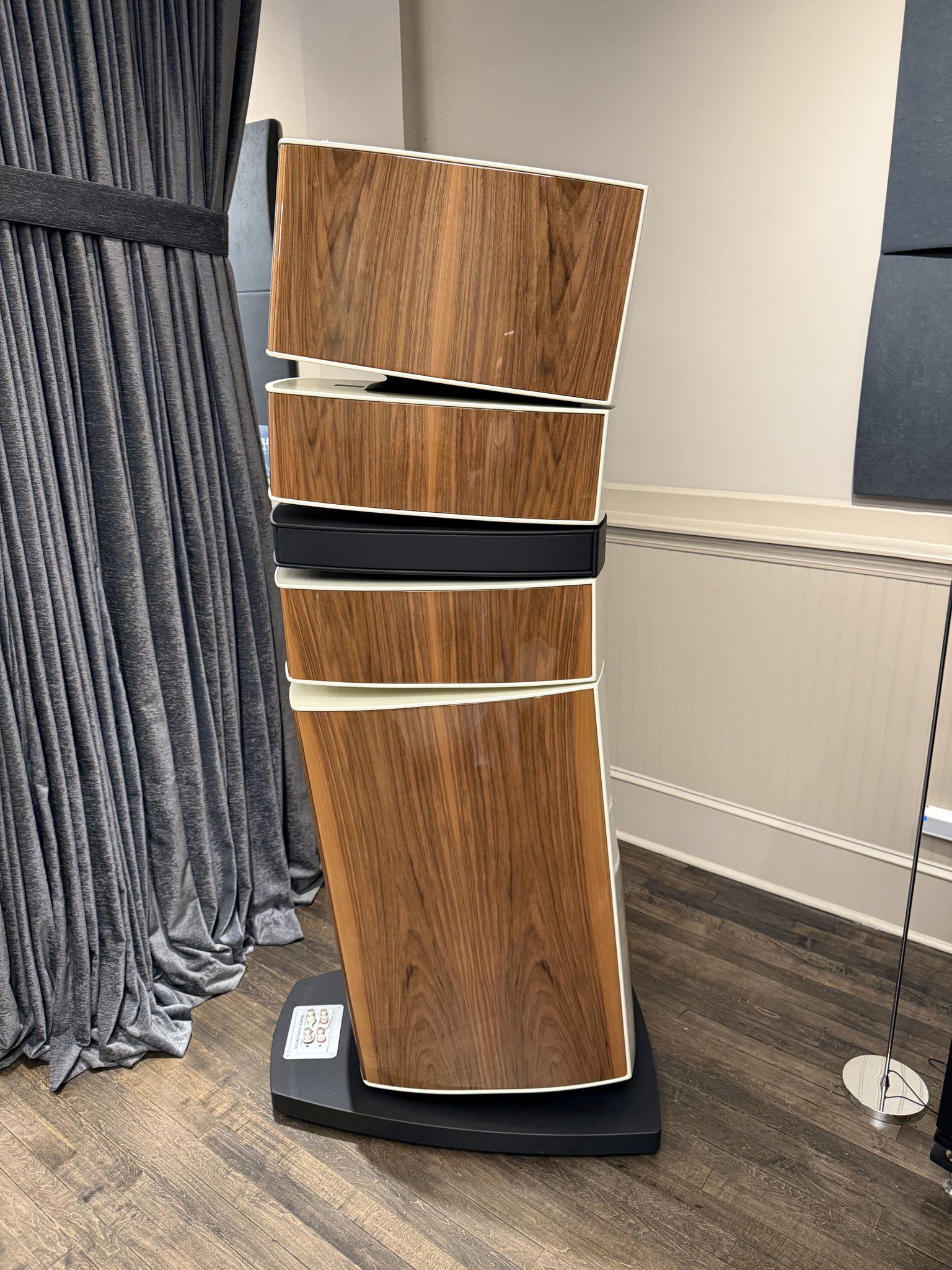 Focal - Grande Utopia EM EVO (Pair) - Natural Walnut Fi... 5