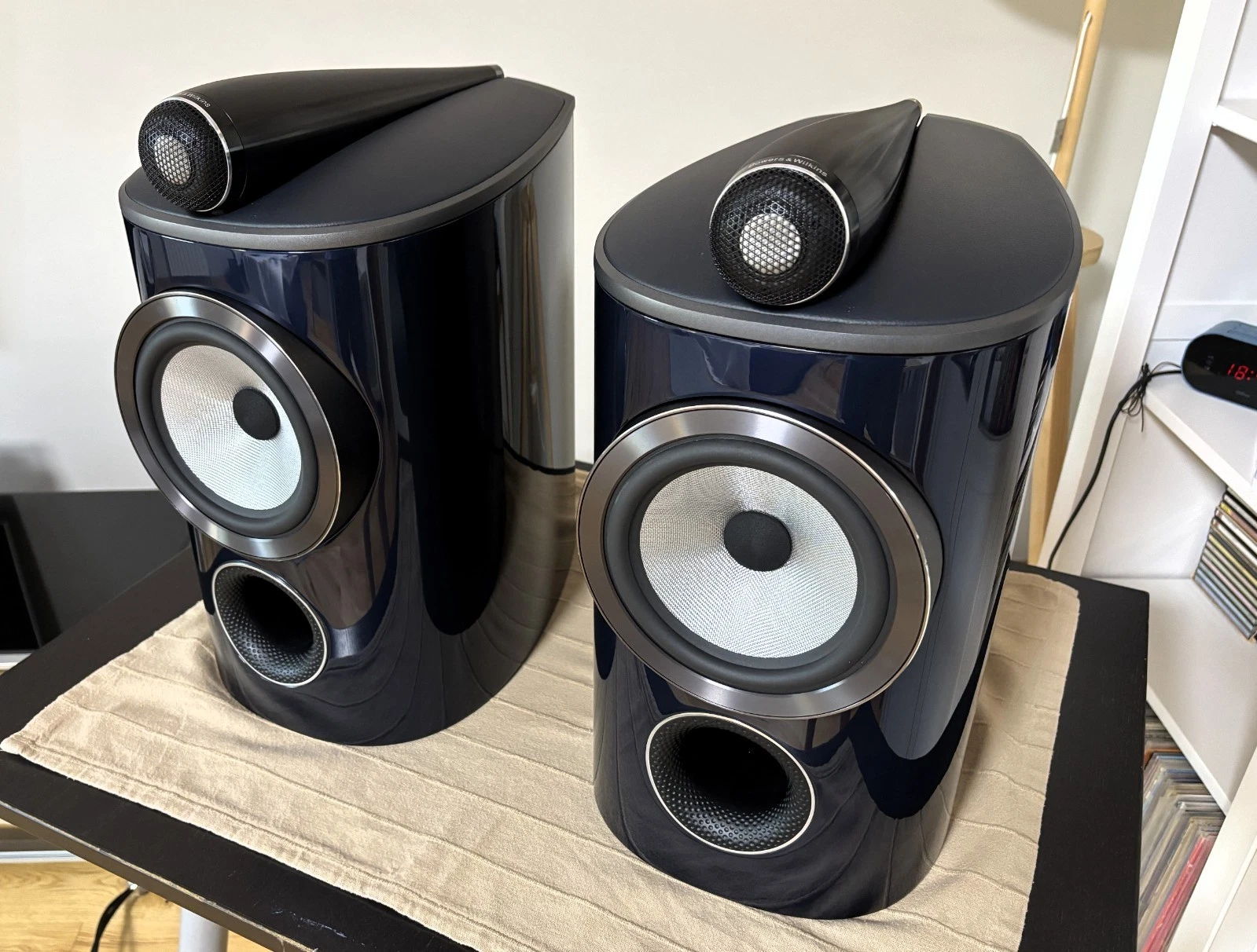 Pair of Bowers & Wilkins 805D4 Signature (Midnight Blue)