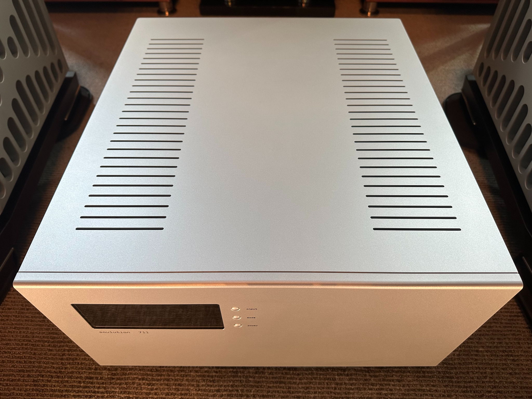 Soulution 711 Stereo Amplifier 2