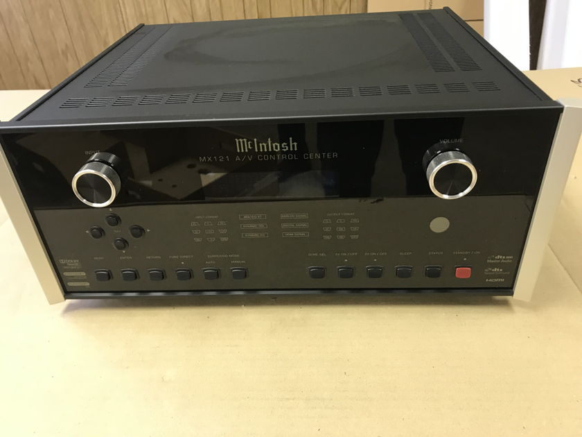 McIntosh MX121 Home Theater Audio-Video Processor/Preamplifier -  Demo