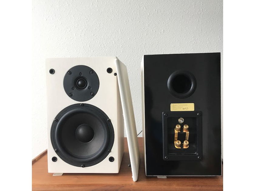 Prophile Reference 1 Bookshelf Speakers with Paper/Wool driver