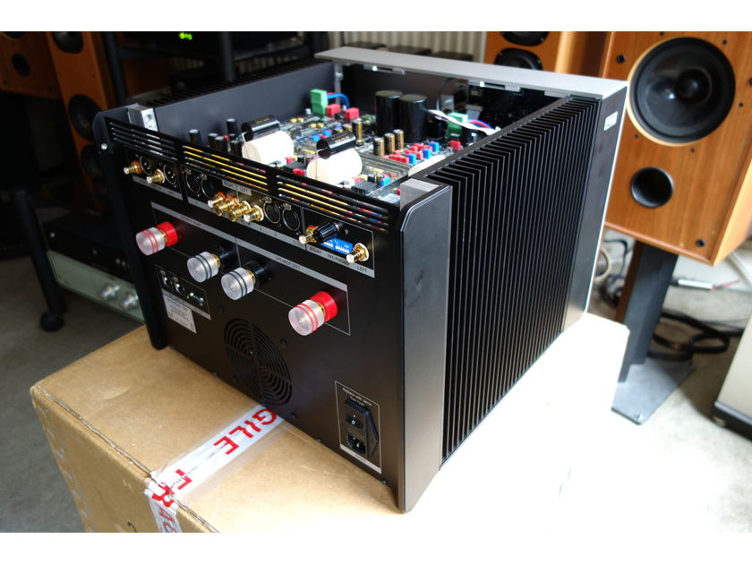 Soulution 530 Integrated Amplifier w/Phono Stage > World Class > Switzerland: Cost no Object Design > MSRP $55,000.00