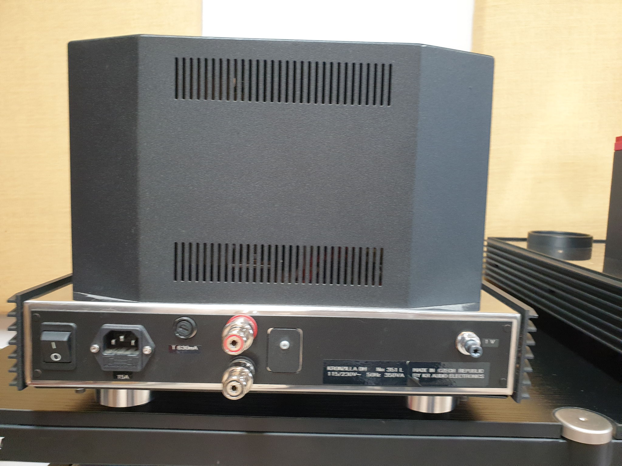 KR Audio Kronzilla DM 14