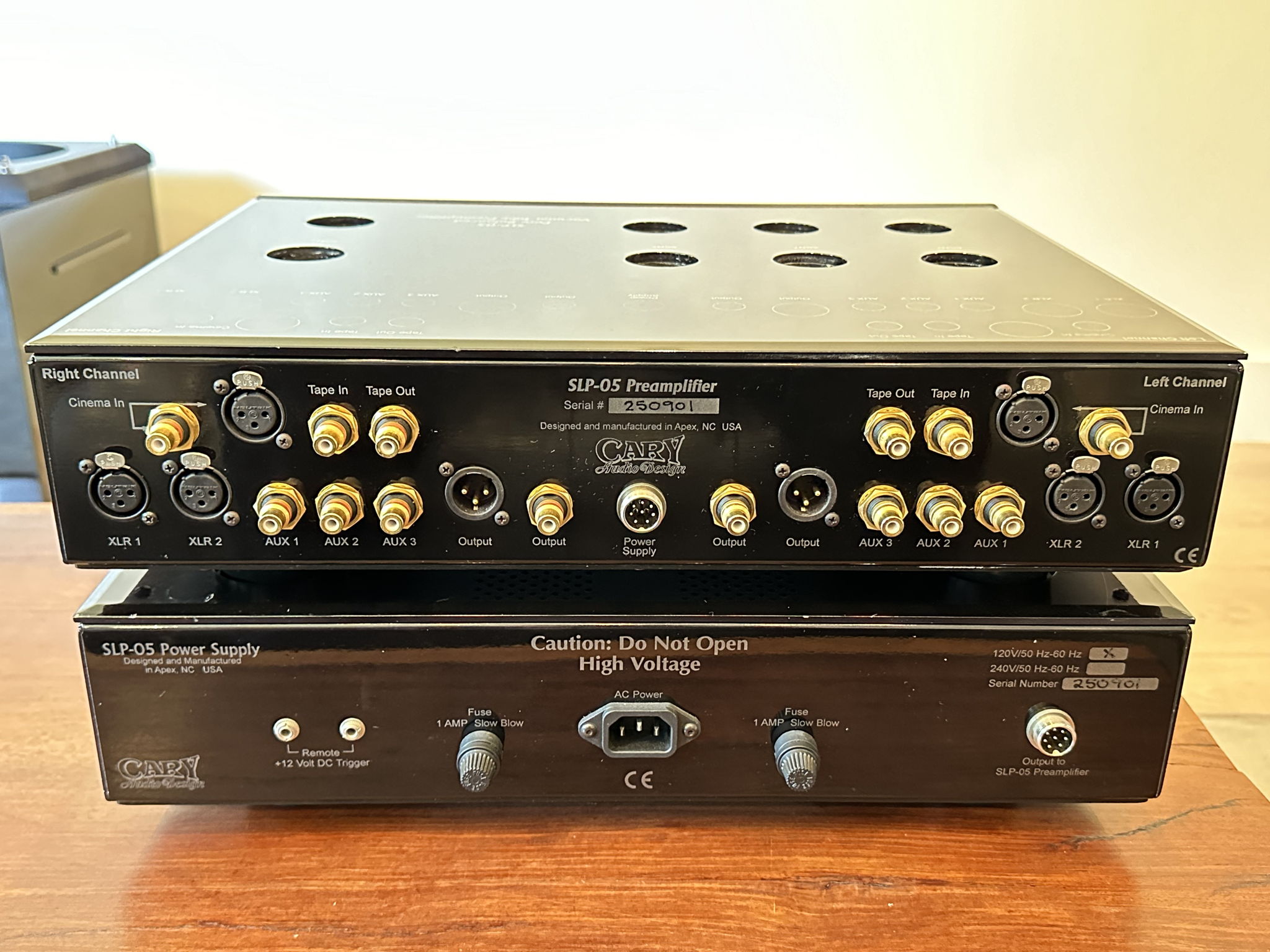 Cary Audio SLP-05 Vacuum Tube Preamplifier with New Mat... 10